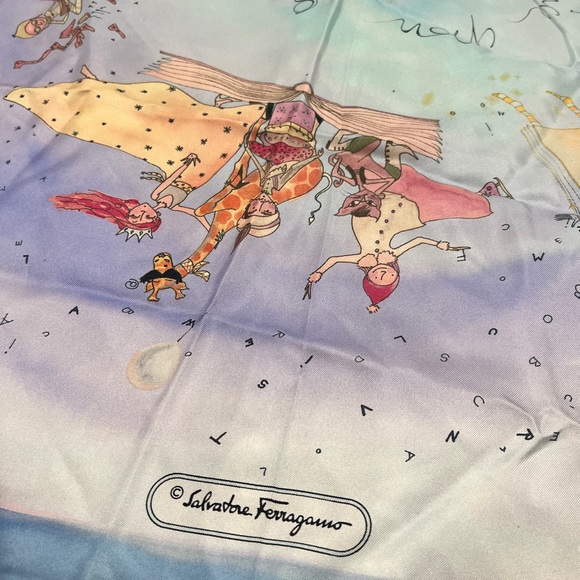 Rare find! Salvatore Ferragamo Silk Scarf - Picture 4 of 4